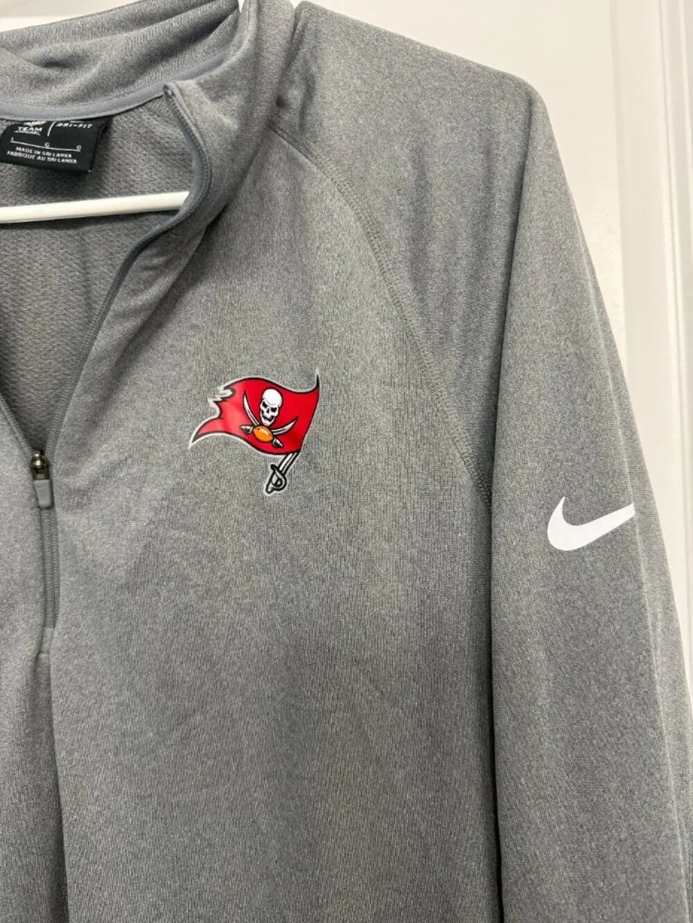 Nike Tampa Bay Buccaneers Dri-FIT Quarter Zip Pullover Gray L